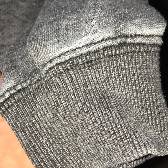 Small Billabong sweatshirt. - Picture 4 of 6